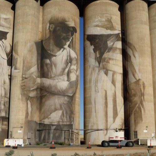 street-artist-paints-amazing-mural-on-old-30m-silos-6__880